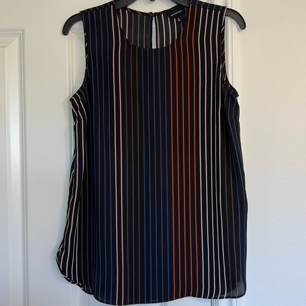 Sleeveless lightweight blouse